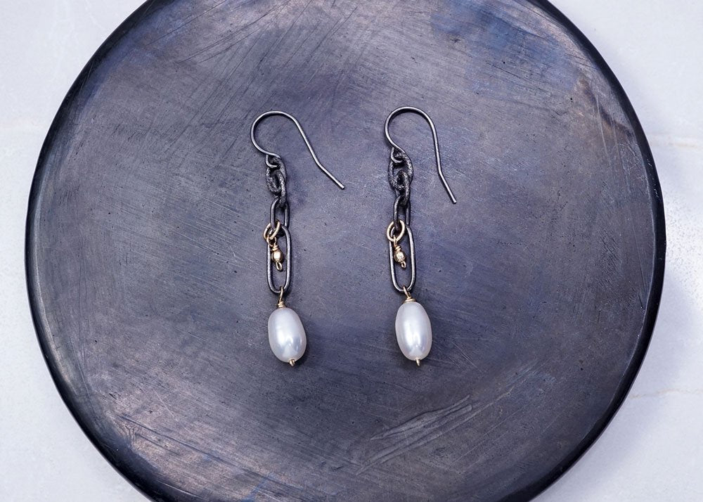 Thick Oval Chain Pearl Earrings