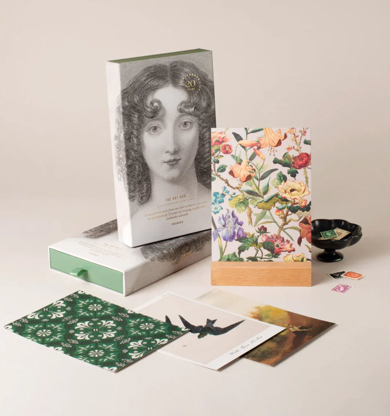 Memento Art Box Postcard Set